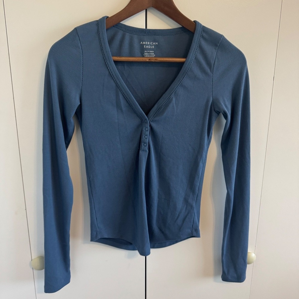 American Eagle Womens XS Blue Ribbed Long Sleeve V-Neck Henley Top